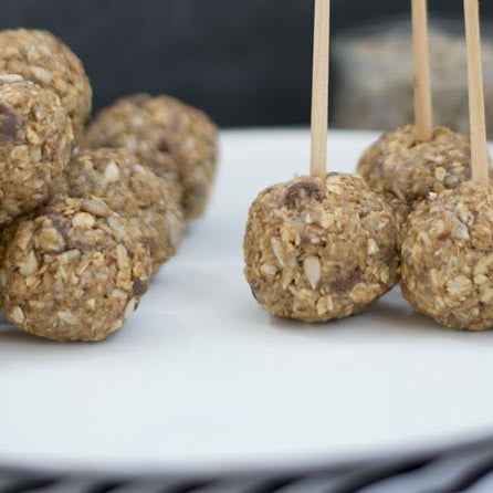 Coconut, Chocolate & Oatmeal Energy Balls