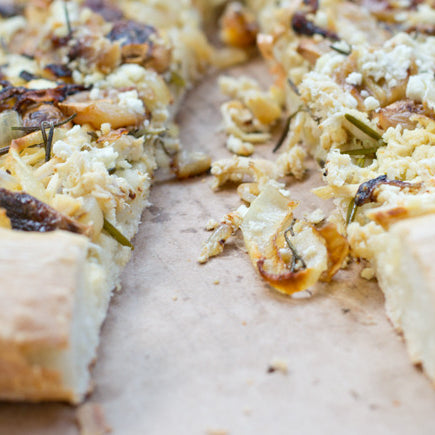 Smashed Garlic & Chicken Pizza with Fig Jam