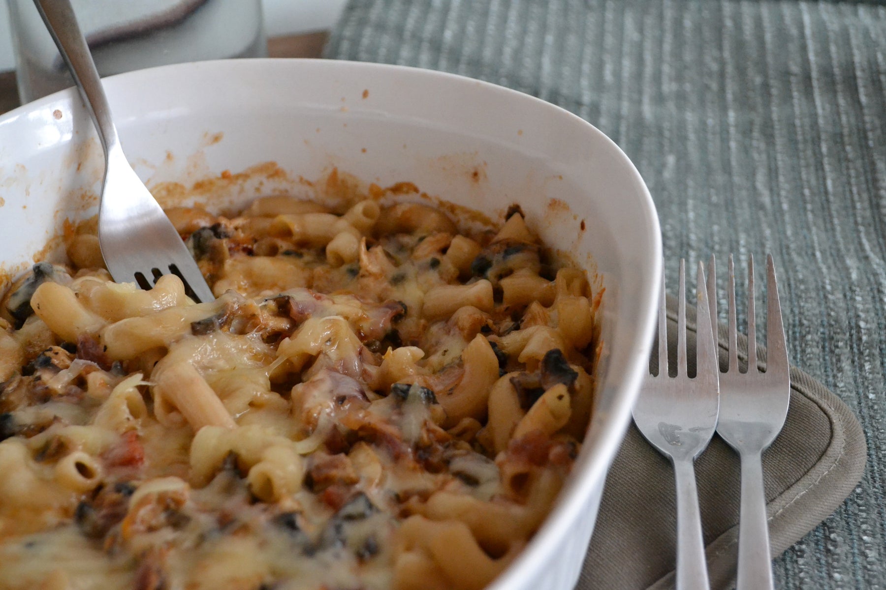 Gluten-Free Mac & Cheese & Chicken Casserole